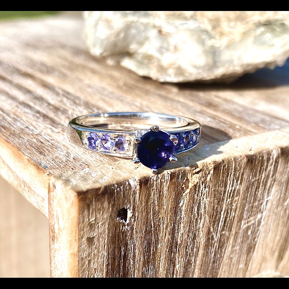 Amethyst & Iolite Ring - Picture 10 of 15